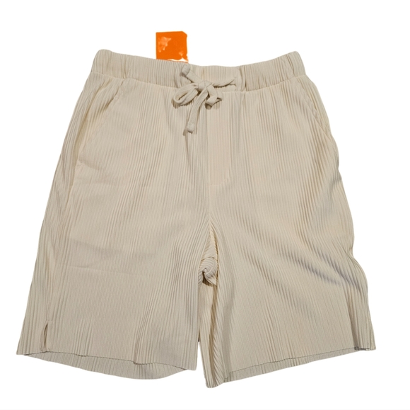 YoungLA 148 PLEATED FESTIVAL SHORTS. NWT. Small. - Picture 2 of 3